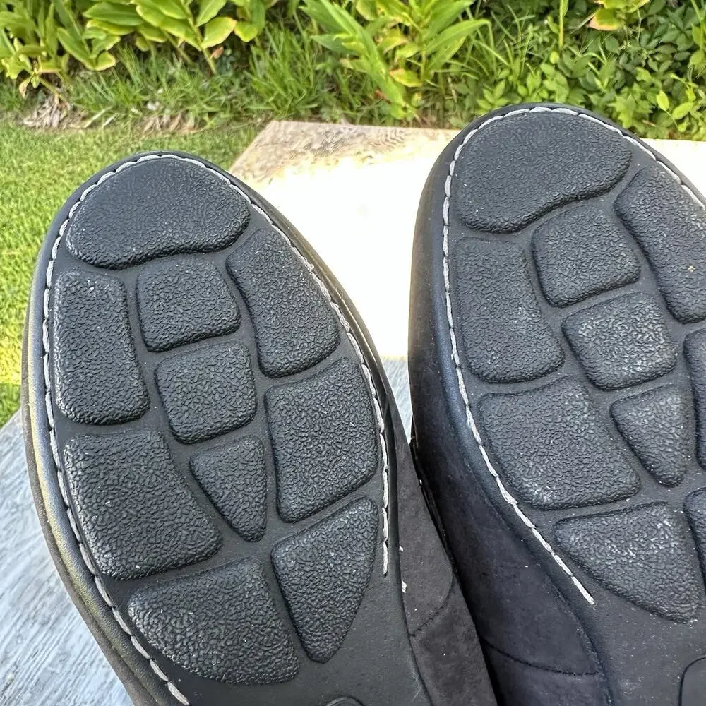 B.O.C. Born Carolann Women's 7.5 Black Leather Handcrafted Slip On Loafers 825